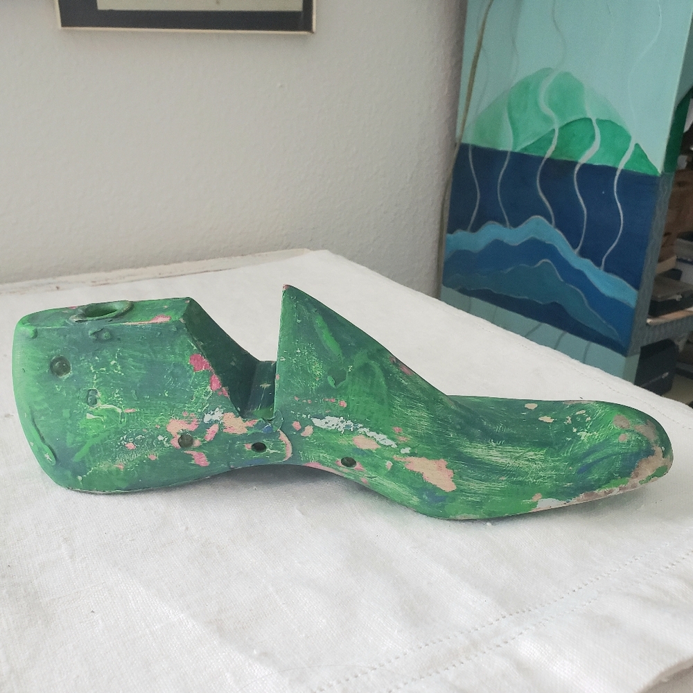 Vintage Art Solid Wood Shoe Laste